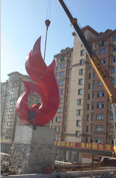 烟台奇泉梨花村《凤凰》雕塑