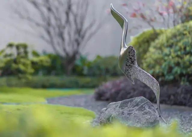 烟台《招商-依云水岸》海鸥不锈钢雕塑