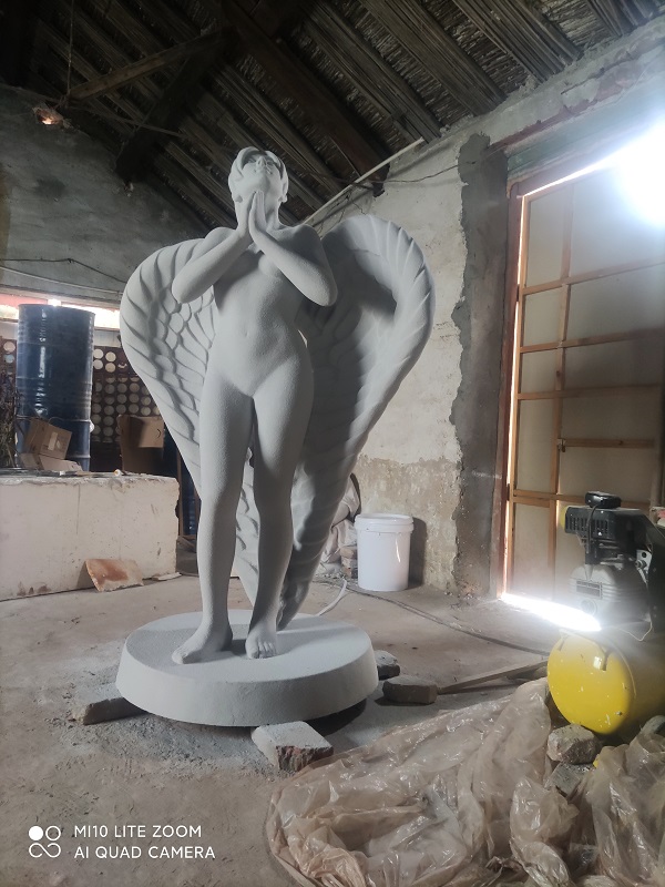 烟台滨海广场  商业装饰玻璃钢雕塑